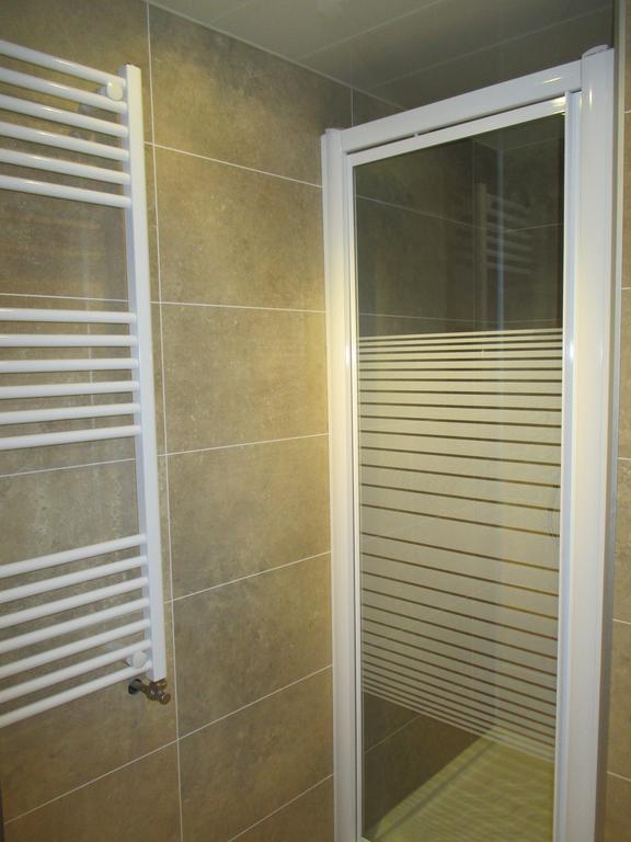 Hotel Les Clarines Лес дьо Алпс Екстериор снимка