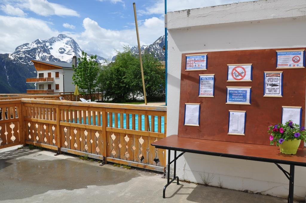 Hotel Les Clarines Лес дьо Алпс Екстериор снимка