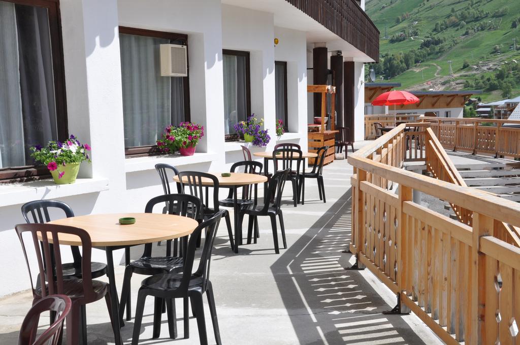 Hotel Les Clarines Лес дьо Алпс Екстериор снимка