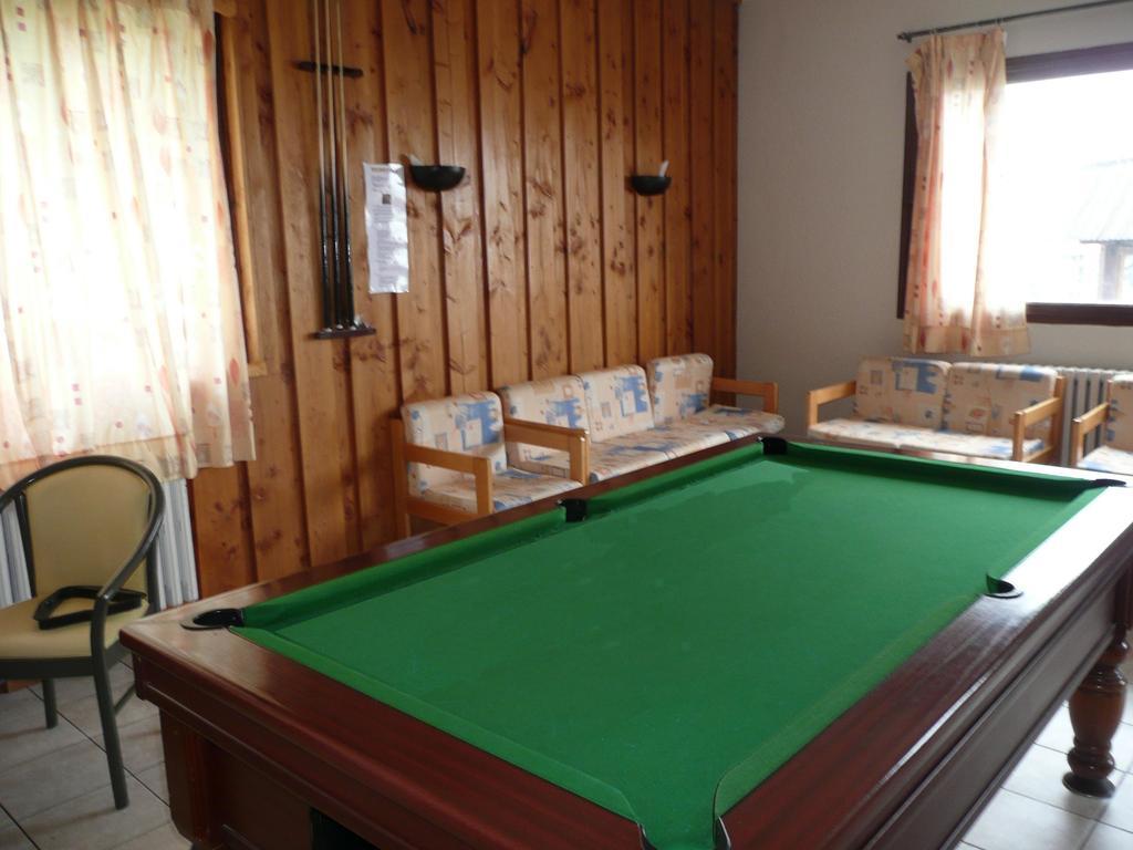 Hotel Les Clarines Лес дьо Алпс Екстериор снимка
